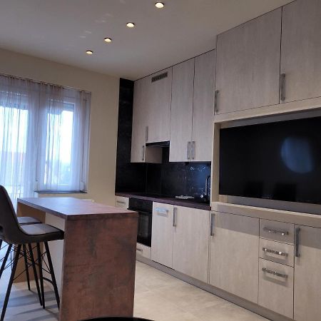 Lara II Apartman Debrecen Esterno foto