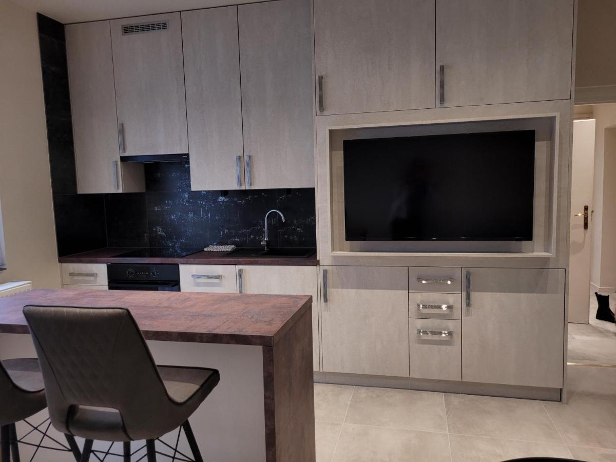 Lara II Apartman Debrecen Esterno foto