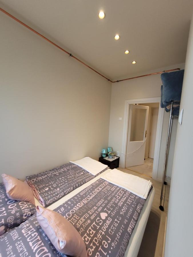Lara II Apartman Debrecen Esterno foto