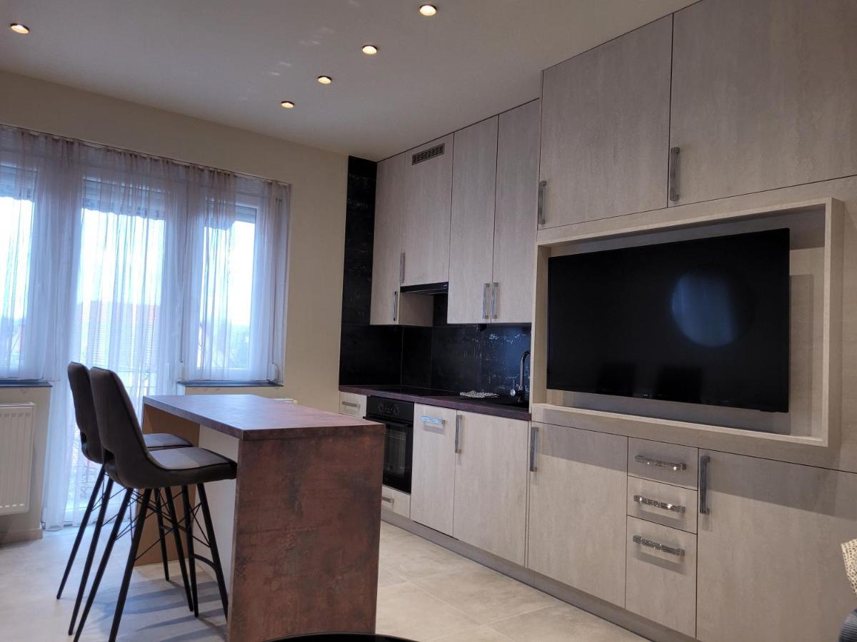 Lara II Apartman Debrecen Esterno foto