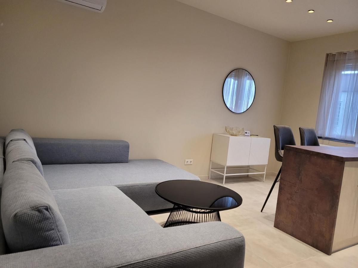 Lara II Apartman Debrecen Esterno foto